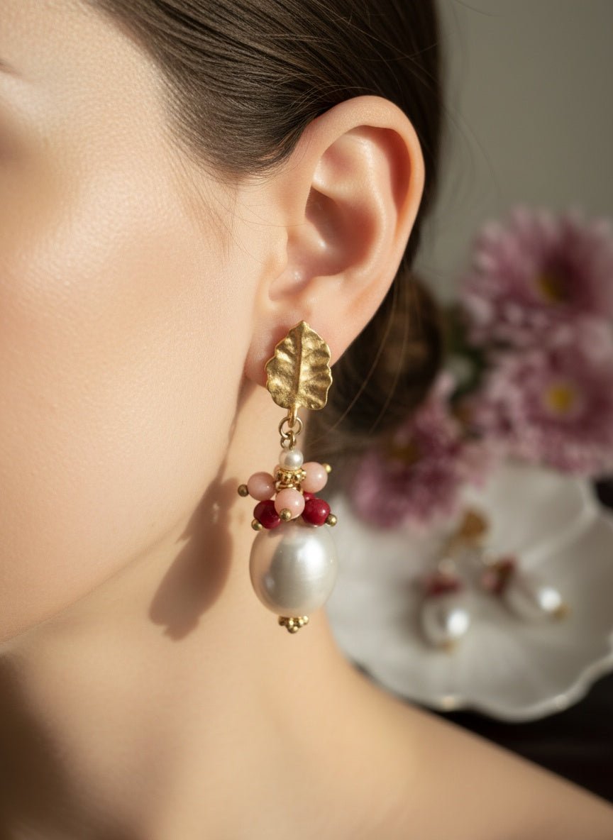 Altın Kaplama Yaprak Sallantılı Küpe - İnci ve Taş Detaylı - Kllea