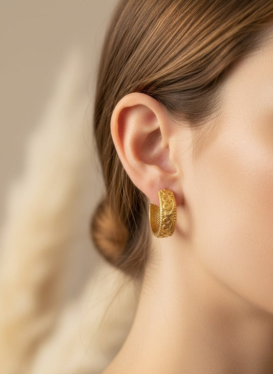 Altın Kaplama İşlemeli Halka Küpe - Zarif Desen - Kllea